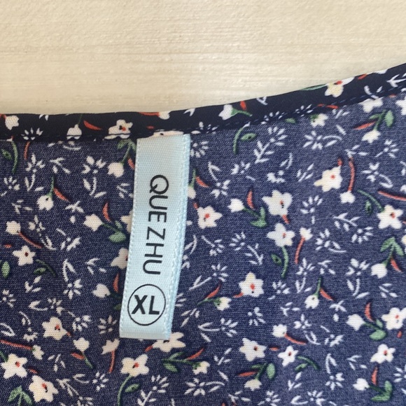 NWOT QUEZHU Womens XL Blue Floral Short Sleeve Blouse. So cute - Picture 10 of 10